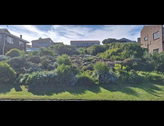 LAND FOR SALE IN DANA BAY